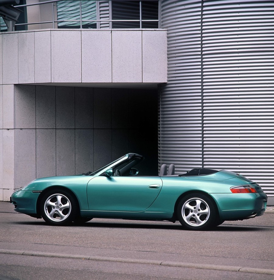 Cabriolet Or Targa Find The Perfect Used Porsche 911 For Summer An Early 996 Cabriolet Is The Most Affordable 911 Drop Top